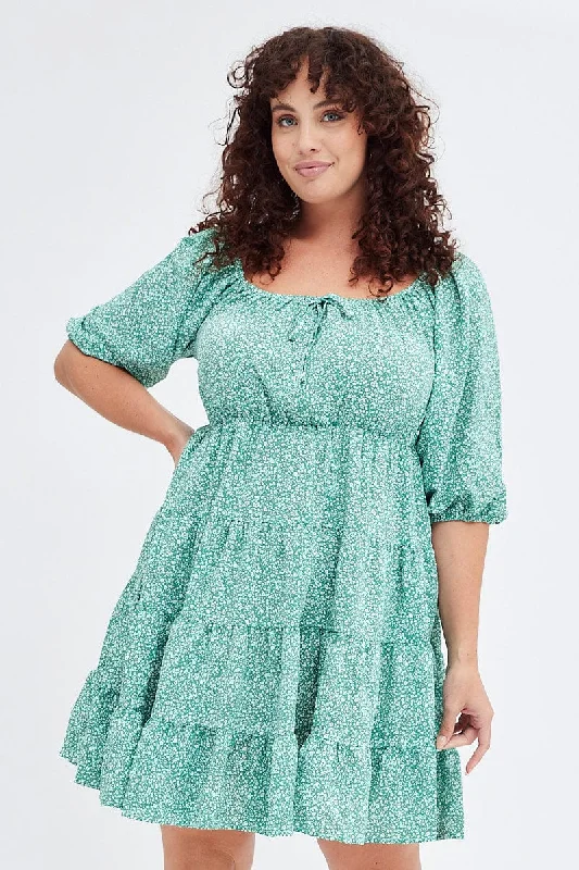 Green Ditsy Scoop Tiered Dress 3/4 Sleeve Gather Bust